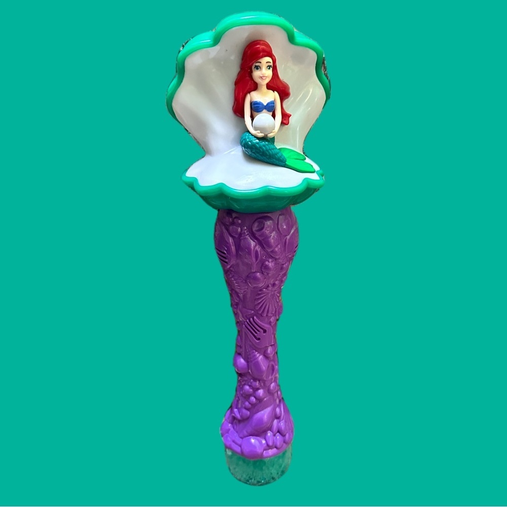 Disney Little Mermaid Bubble Blower Wand Clam shell light up